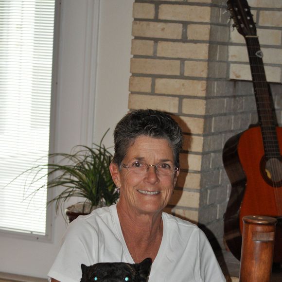 Meet your Posher, Charlene - Picture 1 of 1